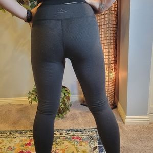 Beyond yoga honeycomb leggings EUC
